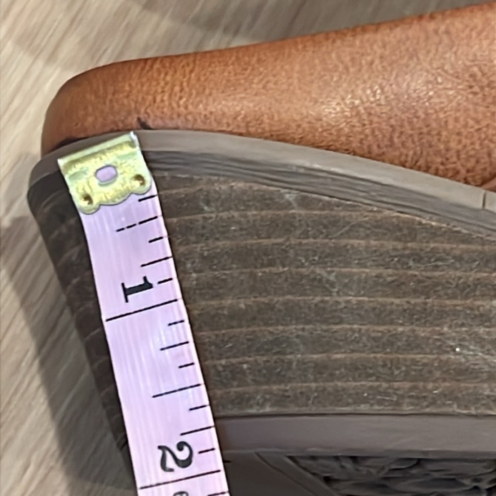 Euro Soft by Sofft Light Brown Leather Mules Braided Detail Size 6M - Picture 14 of 14